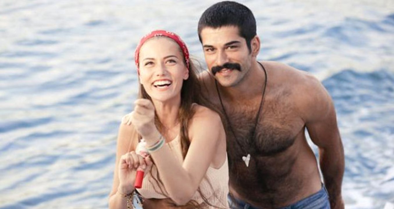 Komşularıyla Otopark Sorunu Yaşayan Burak Özçivit, Fahriye Evcen'e Aldığı 1 Milyon TL'lik Aracını Sattı