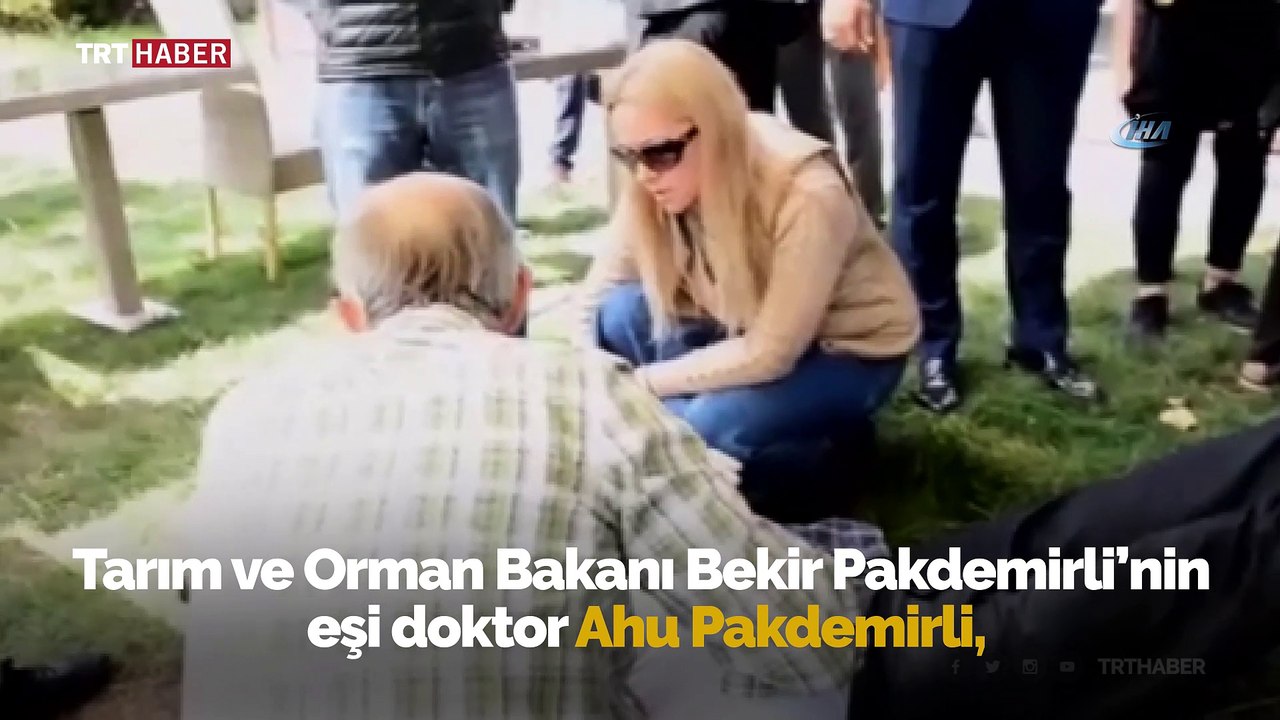 Bakan Pakdemirli'nin eşinden fenalaşan vatandaşa ilk yardım