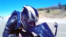 Motosiklet Tutkunu Genç Bariyerlere Çarparak Hayatını Kaybetti