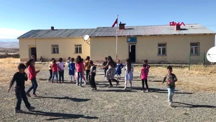 Iğdır Çektiği Fotoğraflarla İhtiyaç Sahibi Öğrencilere Umut Oldu