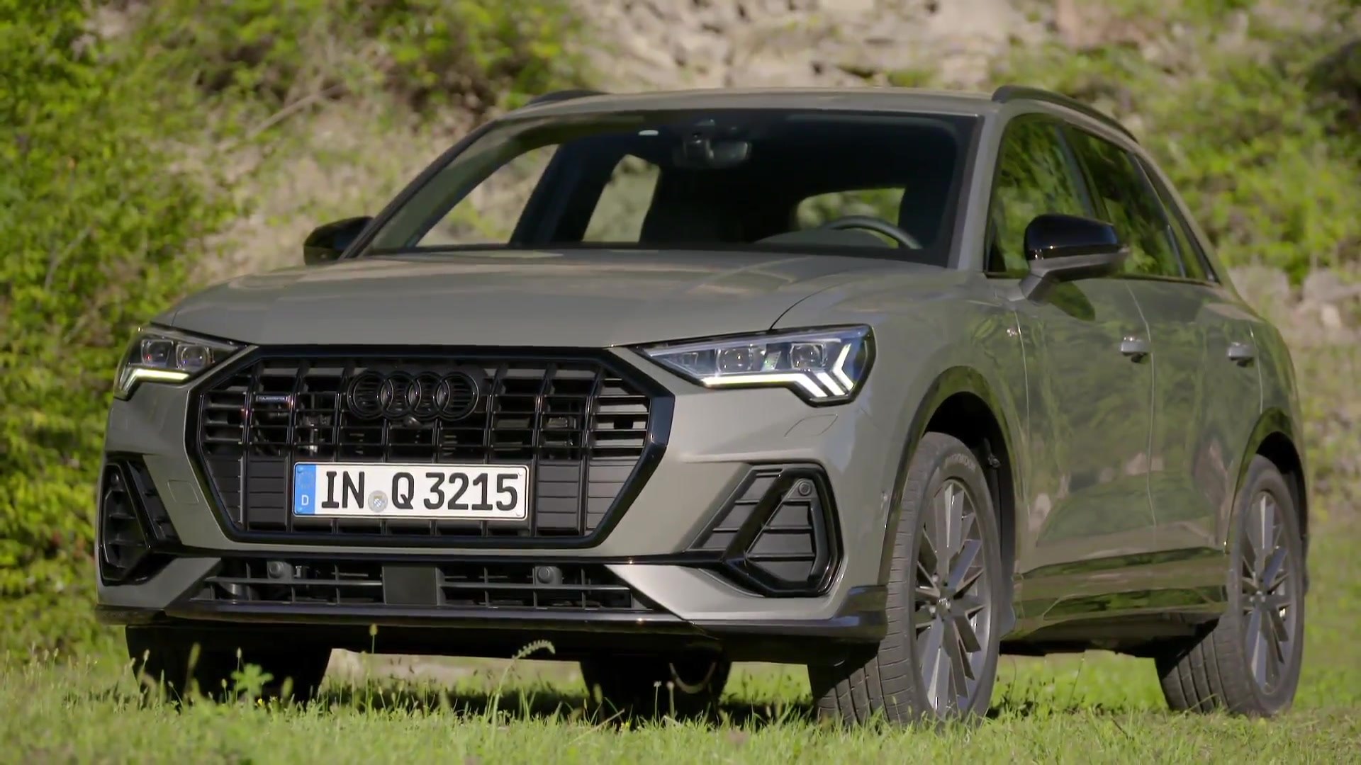 2018 Audi Q3 in Exterior Design Chronos grey - video Dailymotion