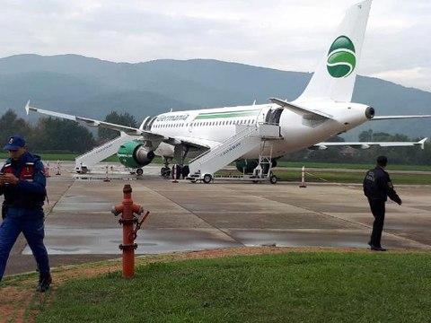 Alman Yolcu Uçağı Zonguldak'ta Pistten Çıktı (2) - Yeniden
