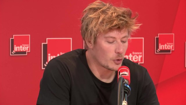 Quand un journal titre « Une otarie gifle un kayakiste avec un poulpe » Gérémy Credeville est inspiré ! - La drôle d'humeur de Gérémy Crédeville