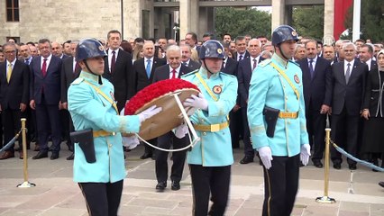 Tải video: Yasama yılının açılışı dolayısıyla Meclis Atatürk Anıtı önünde tören düzenlendi (2) - TBMM