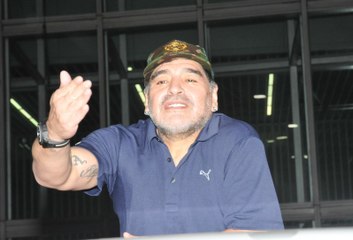 Diego Maradona : "Il est vraiment temps de foutre la paix à Messi"