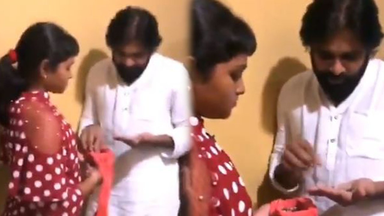 జనసేన పార్టీ కి చిన్నారి విరాళం