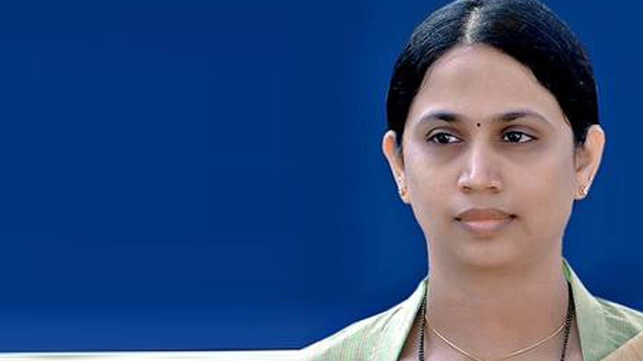 ಸದ್ಯದಲ್ಲೇ ಲಕ್ಷ್ಮಿ ಹೆಬ್ಬಾಳ್ಕರ್ ಗೆ ಕಾದಿದ್ಯಾ ಆಘಾತ? | Oneindia Kannada