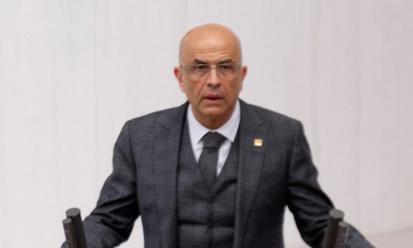 Enis Berberoğlu yemin etti