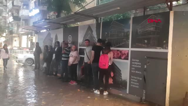 Kocaeli İzmit'te Yarım Saat Yağan Sağanak Hayatı Felç Etti - Ek