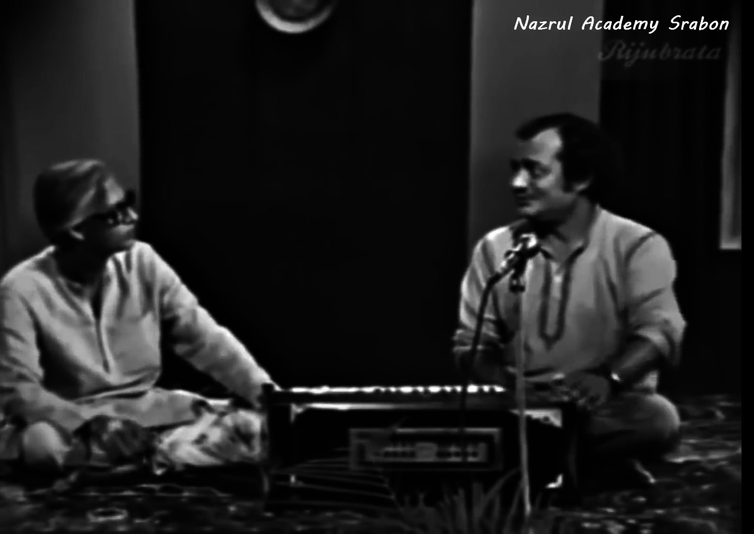 ⁣KOTHAY O SURE ' মানবেন্দ্র মুখোপাধ্যায়  ' এর SPECIAL INTERVIEW - ABOUT NAZRUL SONGS