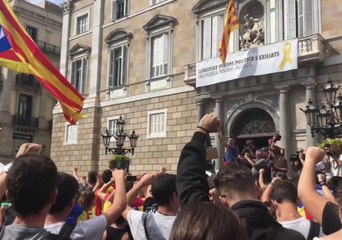 Crowd Sings Catalan Anthem on First Anniversary of Independence Referendum