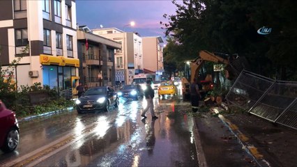 Sakarya’da etkisini gösteren sağanak yolları göle çevirdi