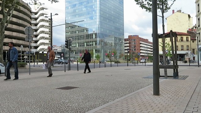 Tour Incity: des vitres se brisent, les Lyonnais s’inquiètent