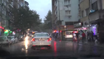 Kocaeli'de Bir Anda Bastıran Sağanak Yağmur Yağışı Zor Anlar Yaşattı