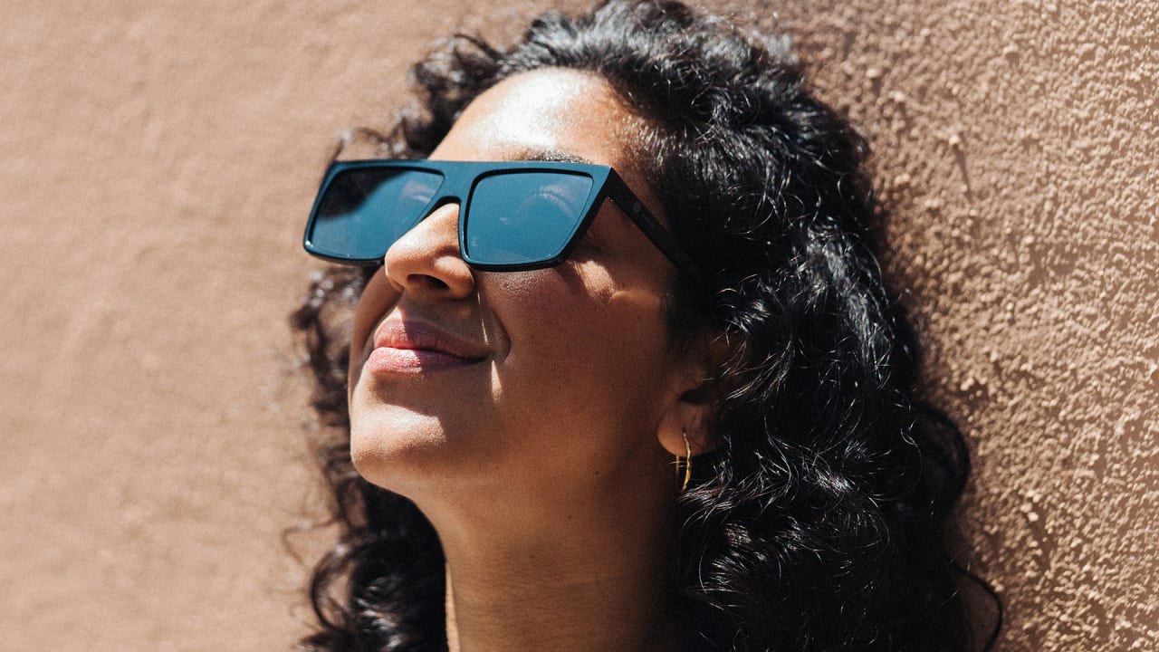 Gafas muestran las pantallas en negro para desi...