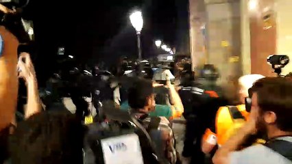 Càrregues dels Mossos a les portes del Parlament