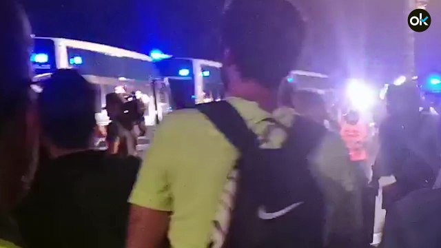 Los Mossos cargan contra los violentos CDR que intentan asaltar el Parlament