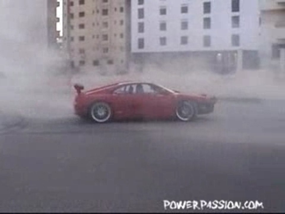 Ferrari - 355 drift burnout in street
