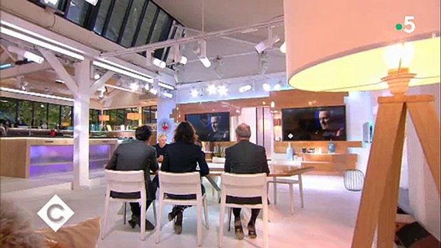 L'émouvant hommage d'Anne-Elisabeth Lemoine hier soir à Charles Aznavour qui était son invité vendredi - Regardez