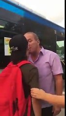 Un chauffeur de bus recadre un collégien insolent (Marseille