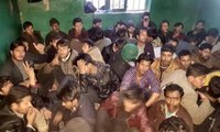 Ağrı’da bir eve hapsedilmiş 250 kaçak göçmen yakalandı, 10 şüpheli tutuklandı
