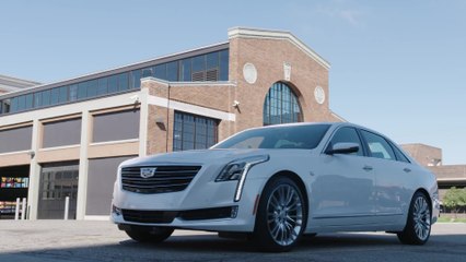 Waze app within Apple CarPlay in a 2018 Cadillac CT6