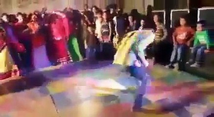 Tavuk Dansı Akımı