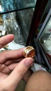 Nhẫn nam mạ vàng tròn trơn đính đá trắng