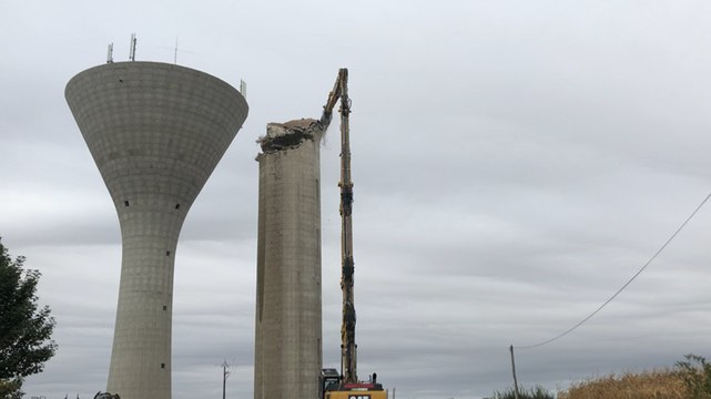 Le château d’eau est en cours de démolition