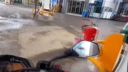 Litresi 7 Liradan Satılan Benzinden '1' Liralık Almak İstedi... O Anlar Kamerada