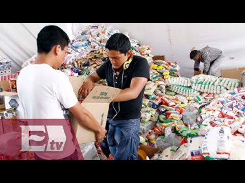 Continúan operando los centros de acopio para afectados por huracán Odile / Vianey Esquinca