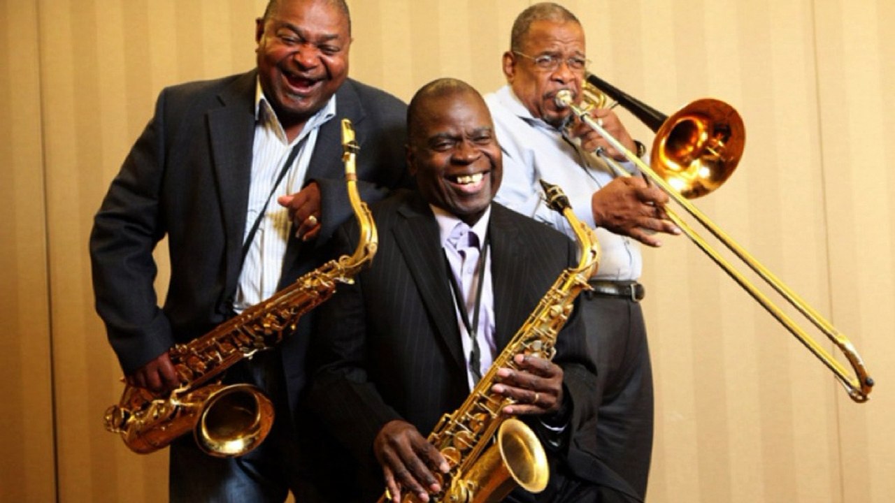 Maceo Parker - Pass the Peas Live DVDm1 Basscover2 Bob Roha