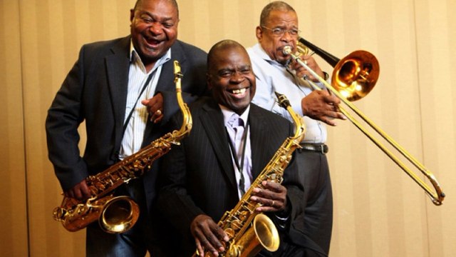 Maceo Parker - Pass the Peas Live DVDm1 Basscover2 Bob Roha