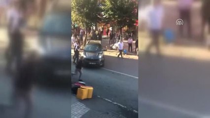 Aracı Vatandaşların Üzerine Sürdü