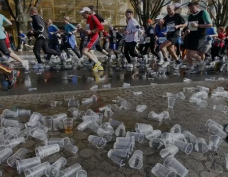 En Angleterre, des marathons sans bouteilles en plastique - 02/10/2018