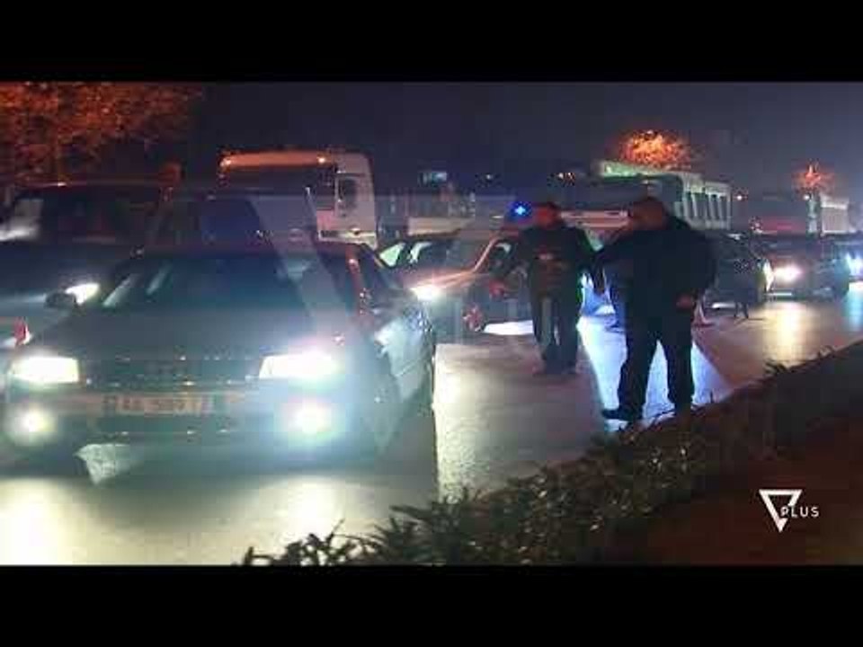Policia plagos të riun me motor - News, Lajme - Vizion Plus