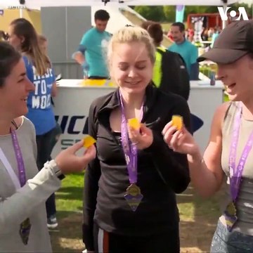 حباب های ژله ای که در حقیقت آب نوشیدنی است، اواوهوز نام دارد و طرح جایگزین برای کاهش استفاده از بوتل های پلاستیکی می باشد. غشای روی این حباب ها از مواد و عصارۀ