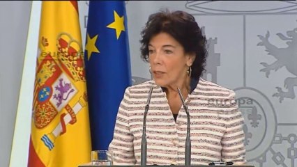 Celaá contesta al presidente de la Generalitat, Joaquím Torra, en una rueda de prensa