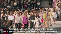 Paris Fashion Week: Chanel à la plage au Grand Palais