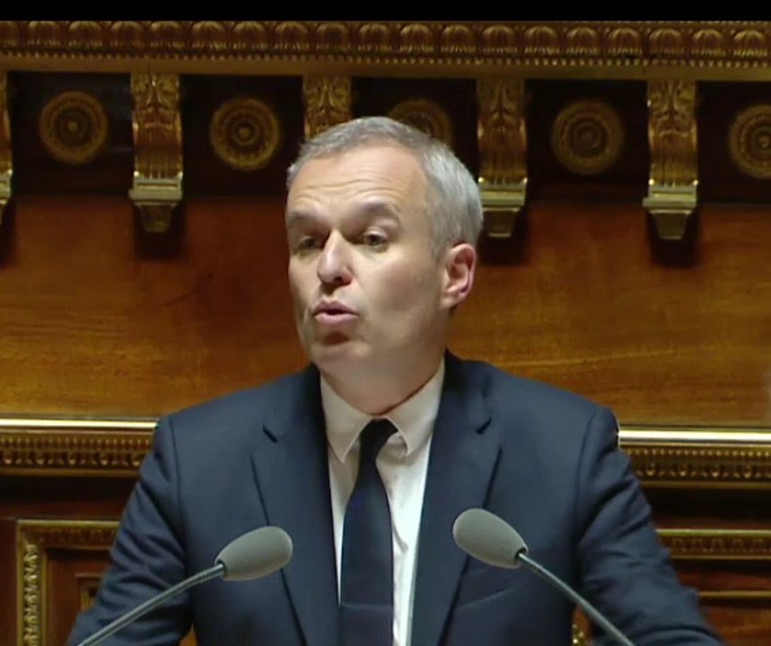 Report de la réduction de la part du nucléaire de 2025 à 2035 confirme par DE RUGY