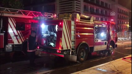 Fatih'te kültür merkezinde yangın - İSTANBUL