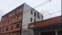 Incêndio atinge 3º andar de prédio no Centro de Criciúma