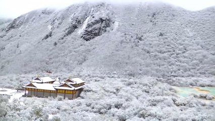 شاهد: الثلوج تغطي مدنا صينية مبكرا هذا العام