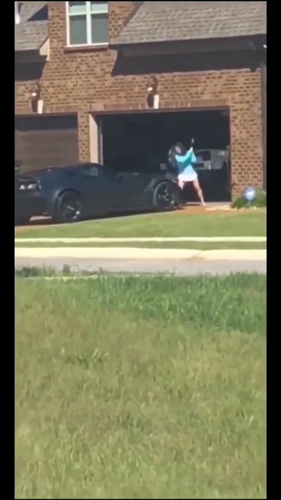 Woman Bashes Her Husband’s Brand New Z06 Corvette After Catching Him Cheating!