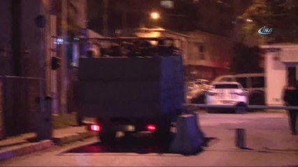 Bağcılar'da Kamyon Kasasında 42 Pakistanlı Mülteci Yakalandı