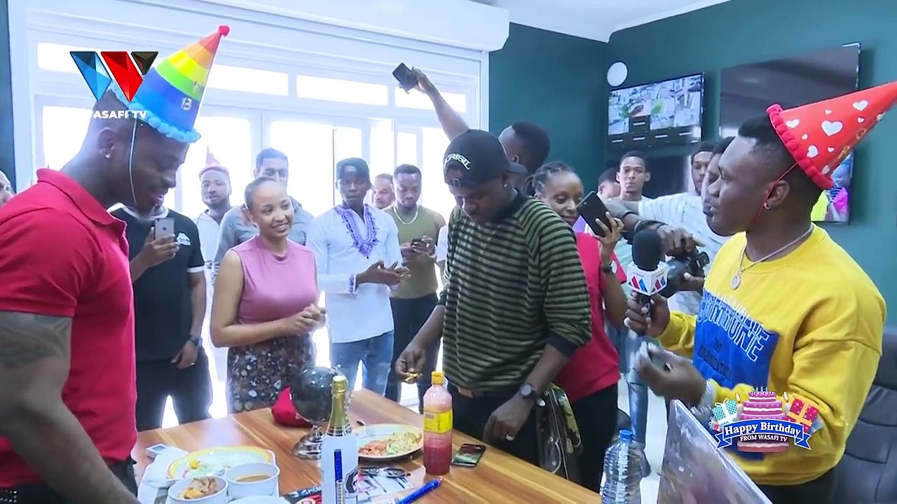 #DIAMONDPLATNUMZ ALIVYOFANYIWA SUPRISE NA WAFANYAKAZI WA #WASAFITV