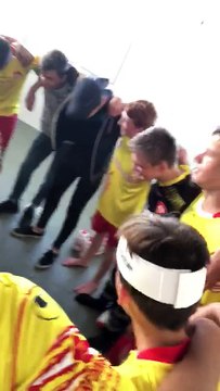 VESTIAIRE DES U17 APRES LEUR VICTOIRE A BIARRITZ