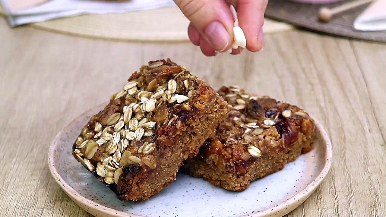Erdnussbutter & Marmelade ist nicht nur als Brot genial, sondern auch als Riegel zum Mitnehmen ZUM REZEPT 