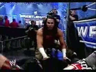 Jeff hardy explose edge a travers une echelle
