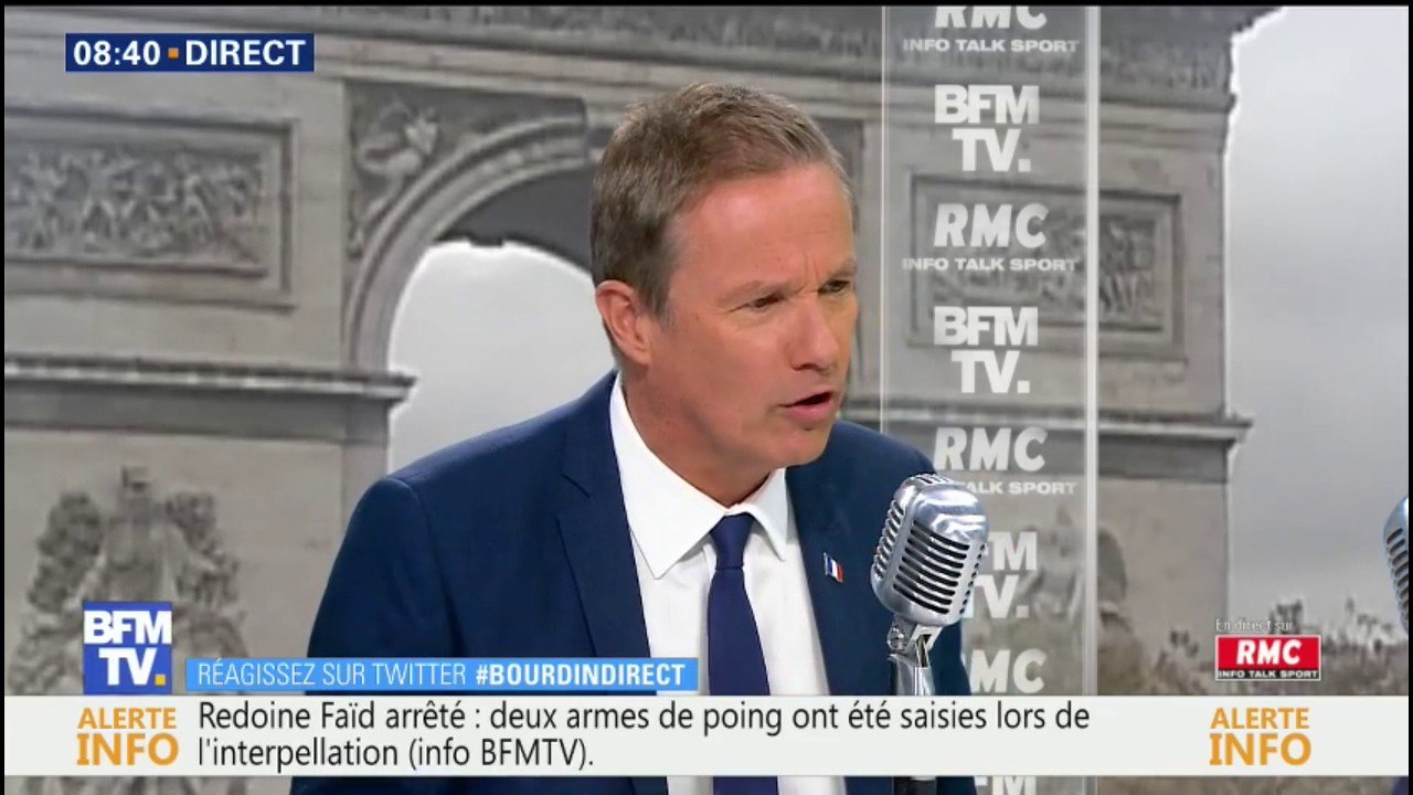 "Sa tête ne passe plus entre les portes." Nicolas Dupont-Aignan fustige l'attitude d'Emmanuel Macron